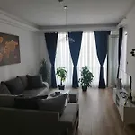 Sky & Floor 33th 28th & 25th & 19th & 13th 12th With Pool & & Fitness & Parking Included In Price Appartement Skopje