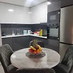 Sky & Floor 33th 28th & 25th & 19th & 13th 12th With Pool & & Fitness & Parking Included In Price Skopje