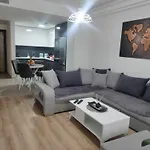 Sky & Floor 33th 28th & 25th & 19th & 13th 12th With Pool & & Fitness & Parking Included In Price Appartement Skopje