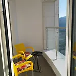 Sky & Floor 33th 28th & 25th & 19th & 13th 12th With Pool & & Fitness & Parking Included In Price Appartement Skopje