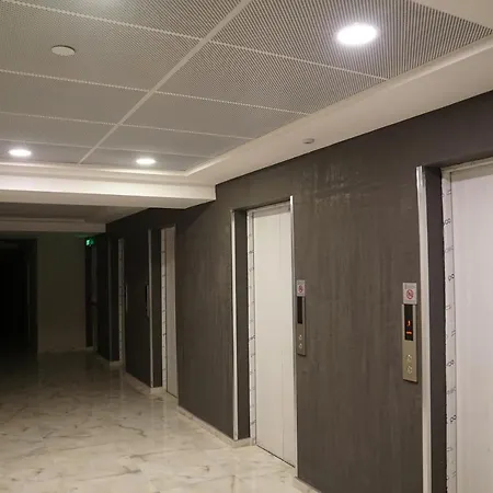 Sky & Floor 37th 33th 28th & 25th & 19th & 13th 12th With Pool & & Fitness & Parking Included In Price Скопье