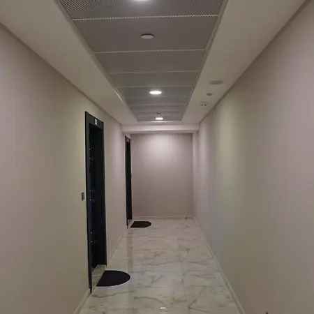 Sky & Floor 37th 33th 28th & 25th & 19th & 13th 12th With Pool & & Fitness & Parking Included In Price Апартаменты Скопье