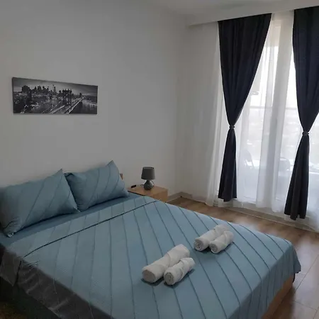 Sky & Floor 33th 28th & 25th & 19th & 13th 12th With Pool & & Fitness & Parking Included In Price