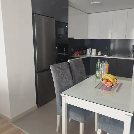 Sky & Floor 33th 28th & 25th & 19th & 13th 12th With Pool & & Fitness & Parking Included In Price Skopje