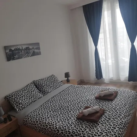 Sky & Floor 37th 33th 28th & 25th & 19th & 13th 12th With Pool & & Fitness & Parking Included In Price Скопье
