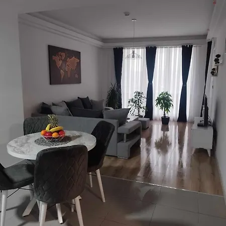 Sky & Floor 33th 28th & 25th & 19th & 13th 12th With Pool & & Fitness & Parking Included In Price Apartment