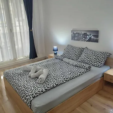 Sky & Floor 33th 28th & 25th & 19th & 13th 12th With Pool & & Fitness & Parking Included In Price * Skopje