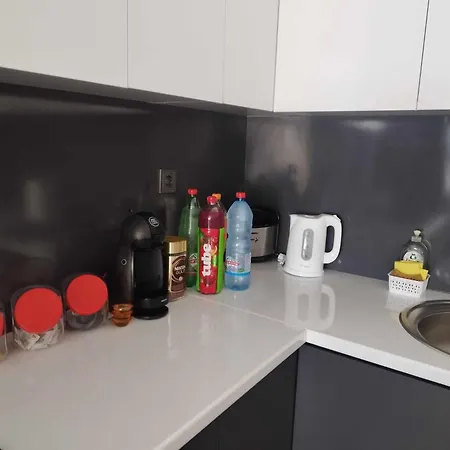 Sky & Floor 33th 28th & 25th & 19th & 13th 12th With Pool & & Fitness & Parking Included In Price