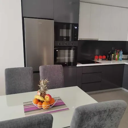 Apartment Sky & Floor 33th 28th & 25th & 19th & 13th 12th With Pool & & Fitness & Parking Included In Price