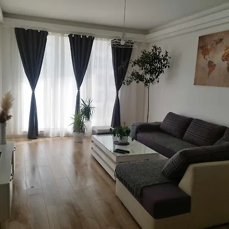 Daire Sky & Floor 33th 28th & 25th & 19th & 13th 12th With Pool & & Fitness & Parking Included In Price *