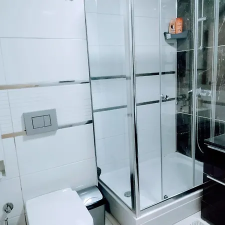 Sky & Floor 33th 28th & 25th & 19th & 13th 12th With Pool & & Fitness & Parking Included In Price Apartment Skopje