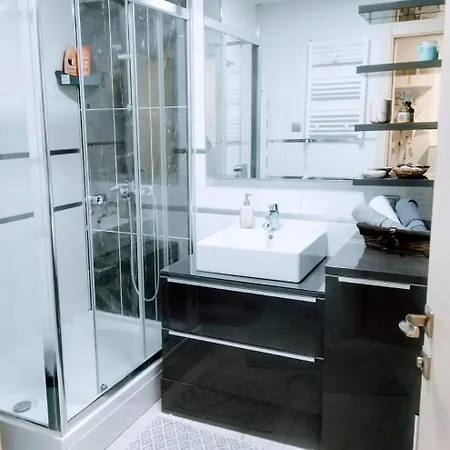 Appartement Sky & Floor 33th 28th & 25th & 19th & 13th 12th With Pool & & Fitness & Parking Included In Price Skopje