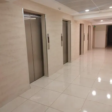 Sky & Floor 33th 28th & 25th & 19th & 13th 12th With Pool & & Fitness & Parking Included In Price *