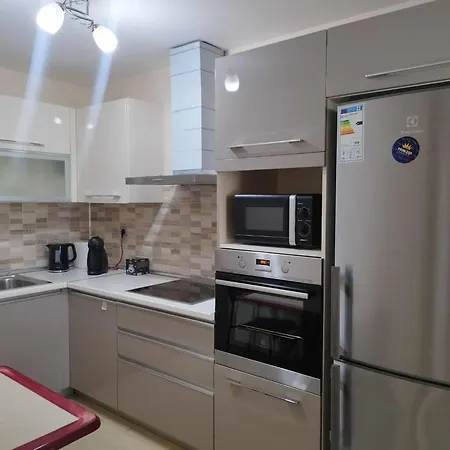 Sky & Floor 33th 28th & 25th & 19th & 13th 12th With Pool & & Fitness & Parking Included In Price Appartement *