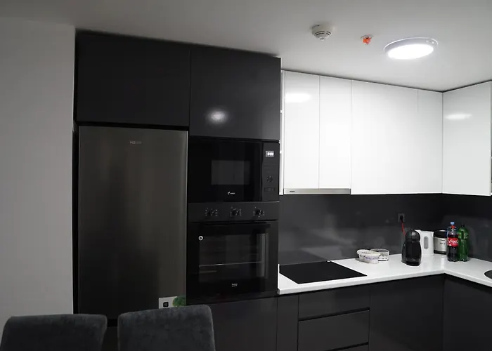 Sky & Floor 33th 28th & 25th & 19th & 13th 12th With Pool & & Fitness & Parking Included In Price * Skopje