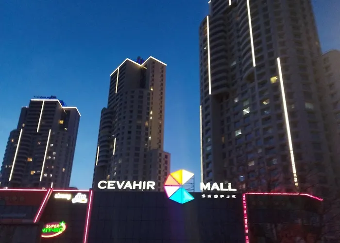 Appartamento Sky & Floor 33th 28th & 25th & 19th & 13th 12th With Pool & & Fitness & Parking Included In Price Skopje