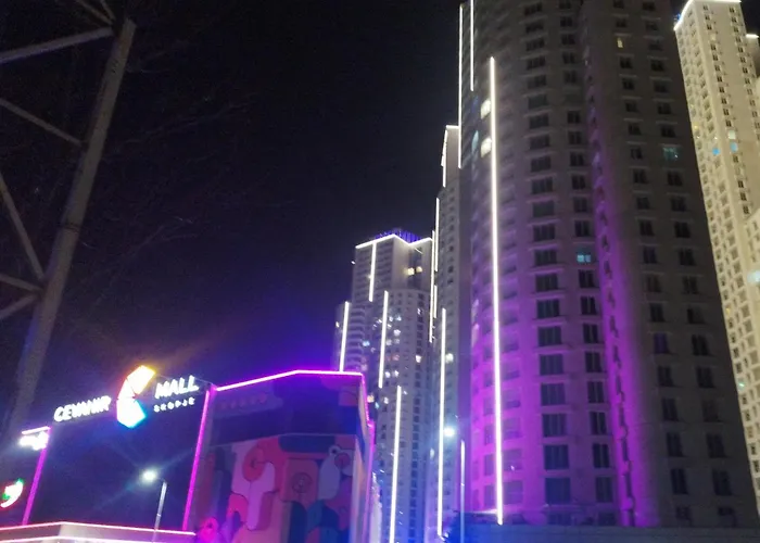 Sky City: High-rise With Pool & Access *