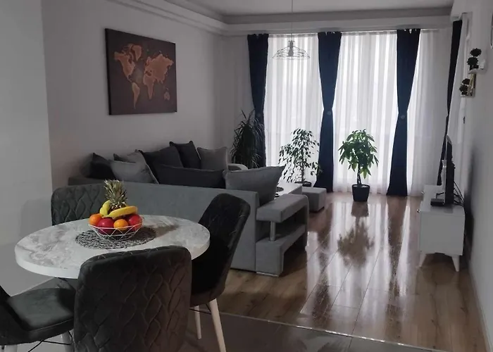 Sky & Floor 33th 28th & 25th & 19th & 13th 12th With Pool & & Fitness & Parking Included In Price Appartamento