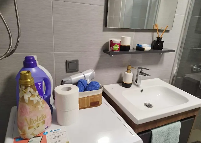 Sky & Floor 33th 28th & 25th & 19th & 13th 12th With Pool & & Fitness & Parking Included In Price Appartamento