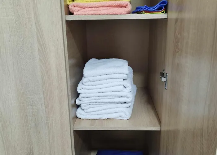 Sky & Floor 33th 28th & 25th & 19th & 13th 12th With Pool & & Fitness & Parking Included In Price Skopje