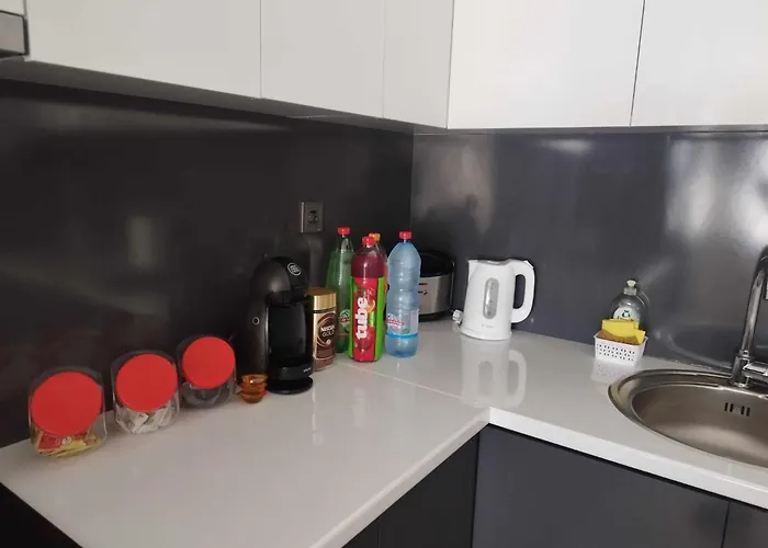 Sky City: High-rise With Pool & Access