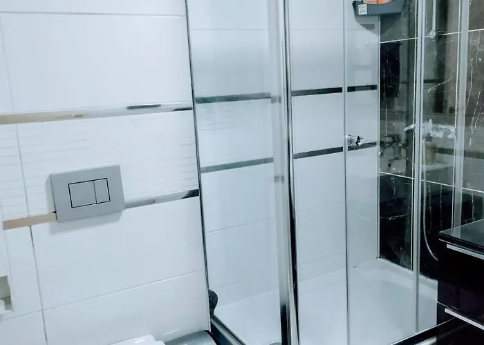 Sky & Floor 33th 28th & 25th & 19th & 13th 12th With Pool & & Fitness & Parking Included In Price Appartamento Skopje