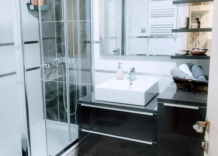 Appartamento Sky & Floor 33th 28th & 25th & 19th & 13th 12th With Pool & & Fitness & Parking Included In Price Skopje