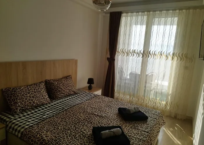 Sky & Floor 33th 28th & 25th & 19th & 13th 12th With Pool & & Fitness & Parking Included In Price Appartamento Skopje