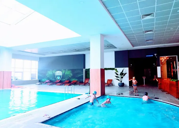 Sky & Floor 33th 28th & 25th & 19th & 13th 12th With Pool & & Fitness & Parking Included In Price * Skopje