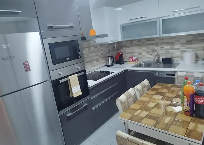 Sky City: High-rise With Pool & Access Apartment *