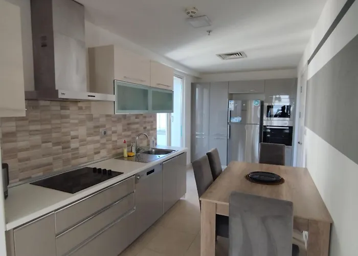 Apartment Sky City: High-rise With Pool & Access *