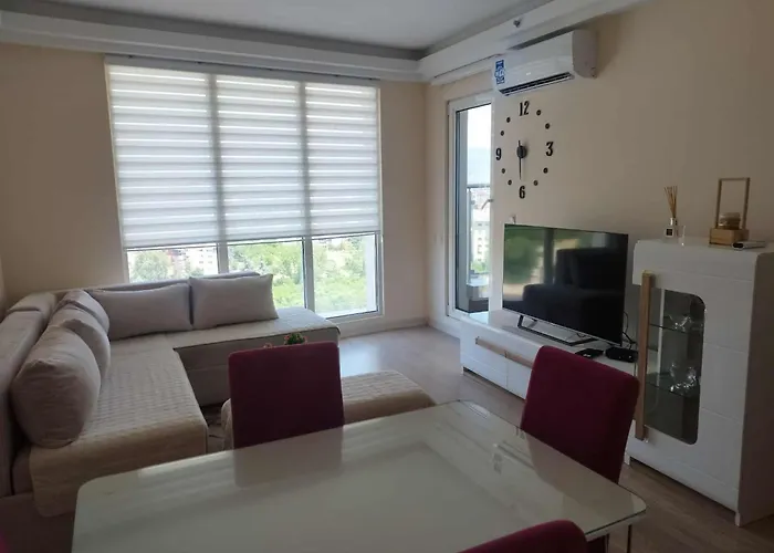 Sky & Floor 33th 28th & 25th & 19th & 13th 12th With Pool & & Fitness & Parking Included In Price *