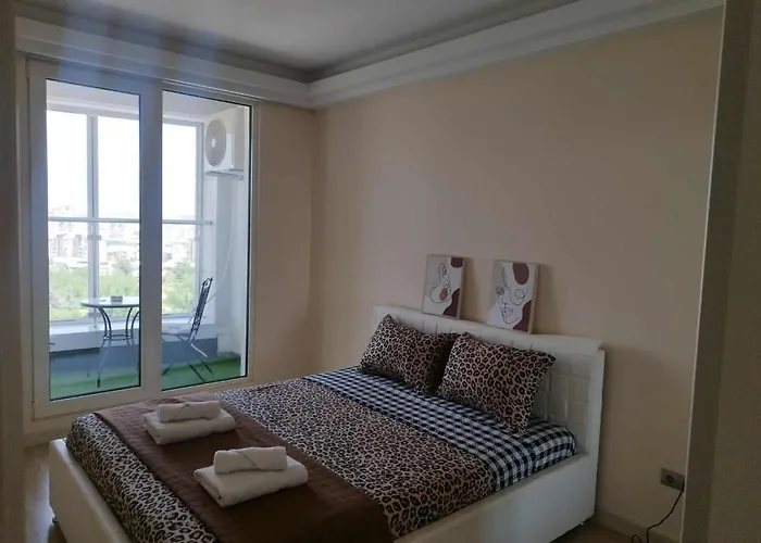 Sky City: High-rise With Pool & Access